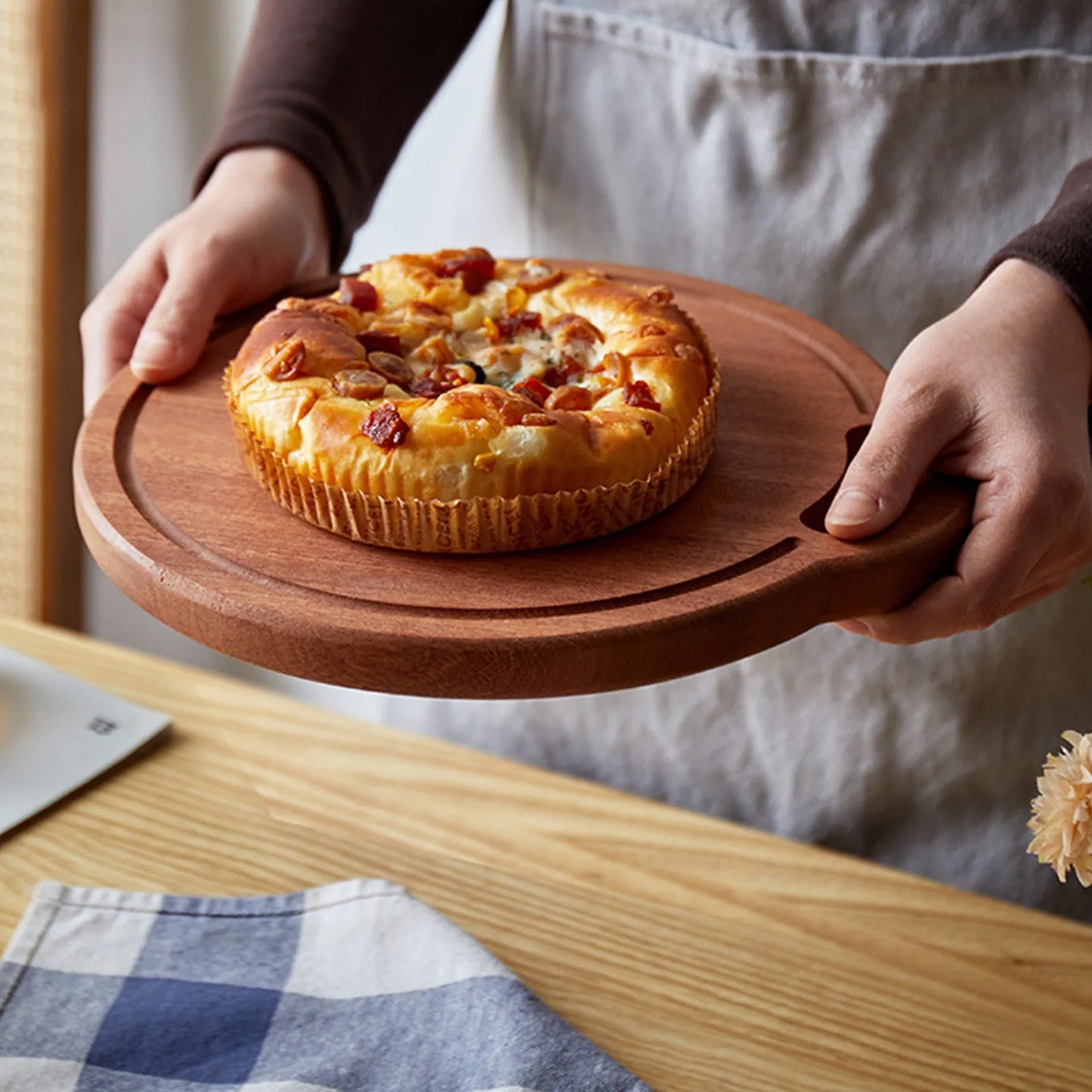 Long-handled Acacia Wood Cutting Board Solid Household Wooden Creative Photo Props Serving Charcuterie Boards Posing