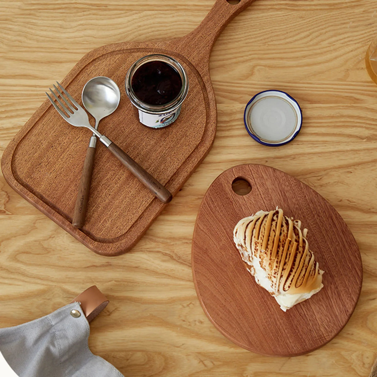 Long-handled Acacia Wood Cutting Board Solid Household Wooden Creative Photo Props Serving Charcuterie Boards Posing